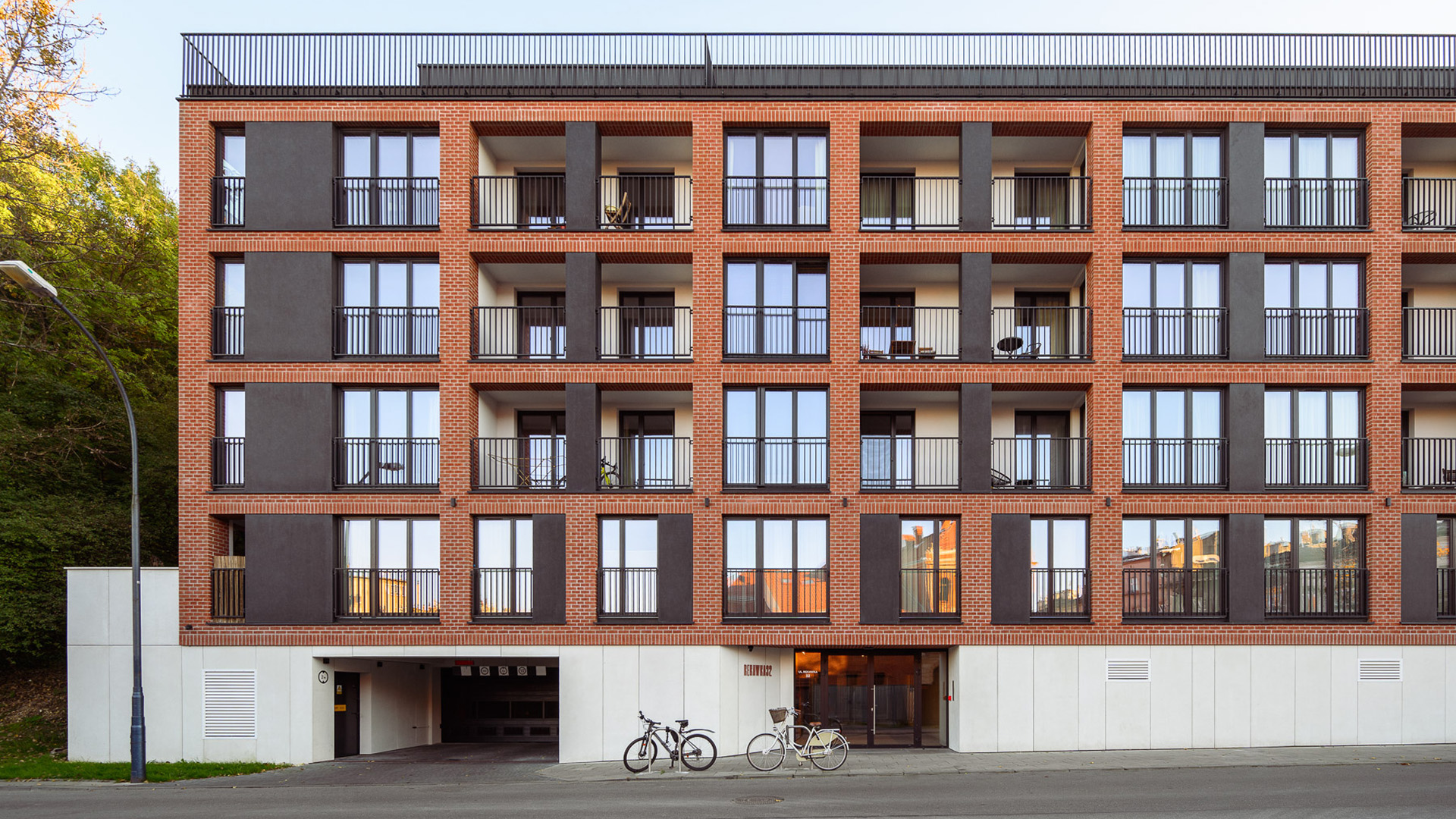 2124_REKAWKA32_web_01