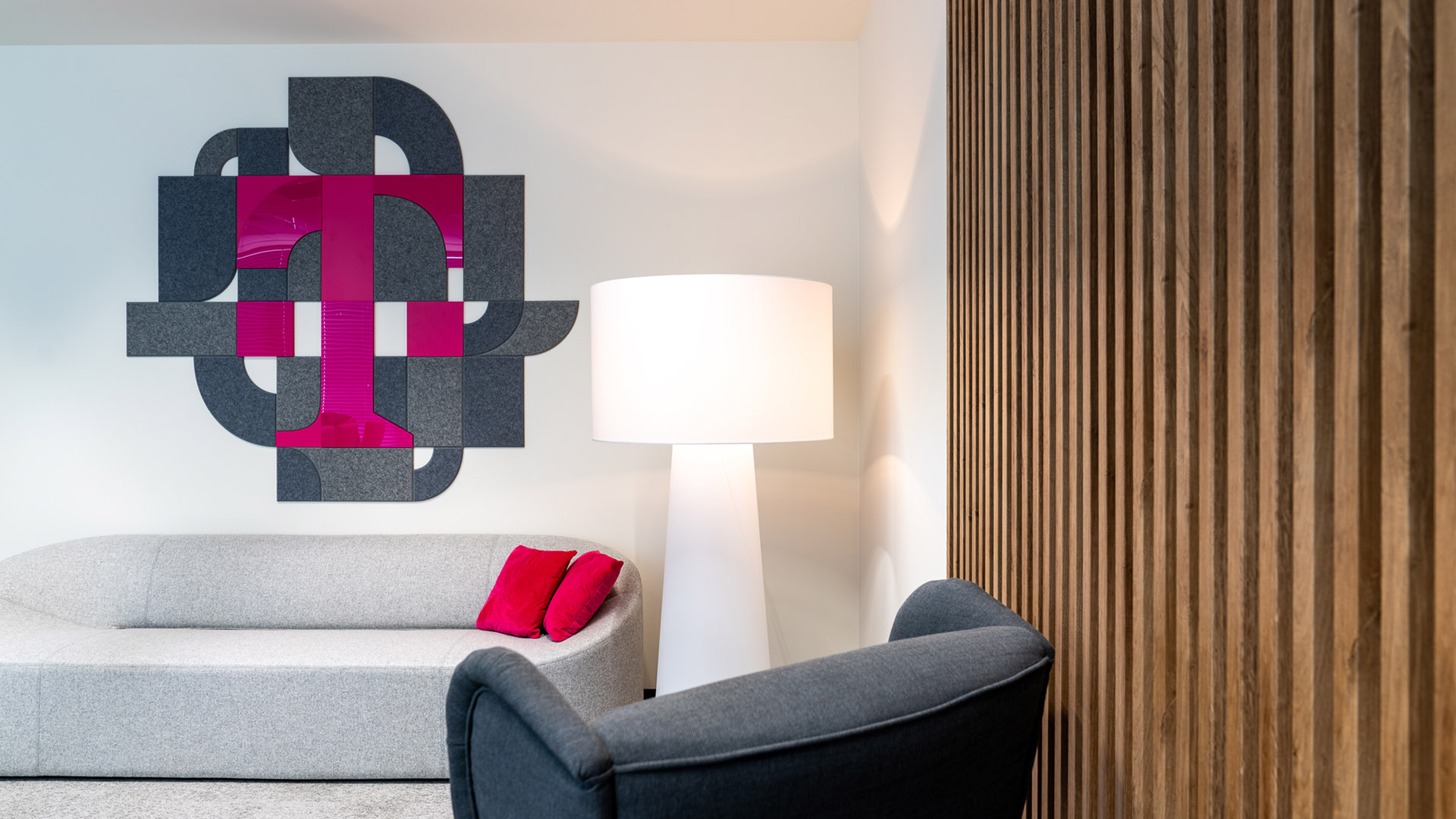 2325_T-MOBILE-SB_web_04